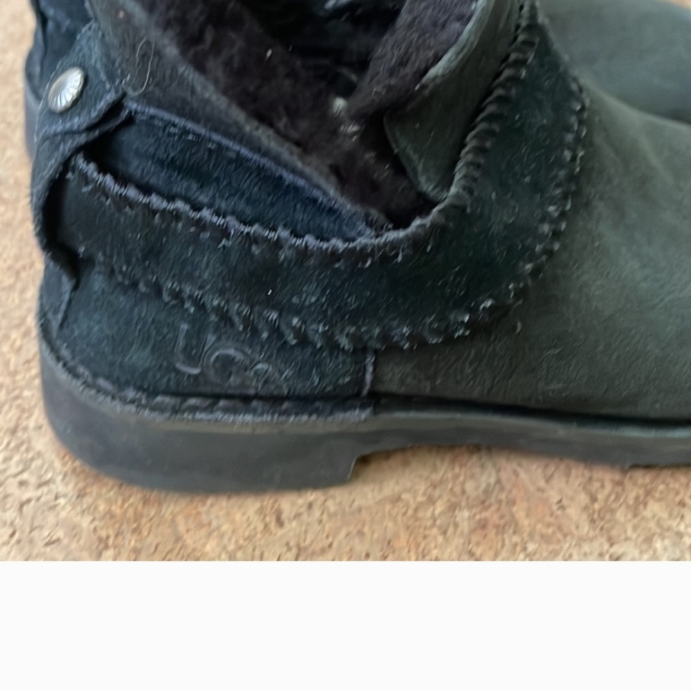 UGG McKay Black Low Boots Size 6 - Picture 2 of 8
